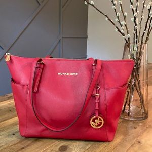 Micheal Kors Sullivan Large Tote in Red